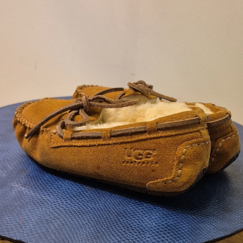 UGG: 
